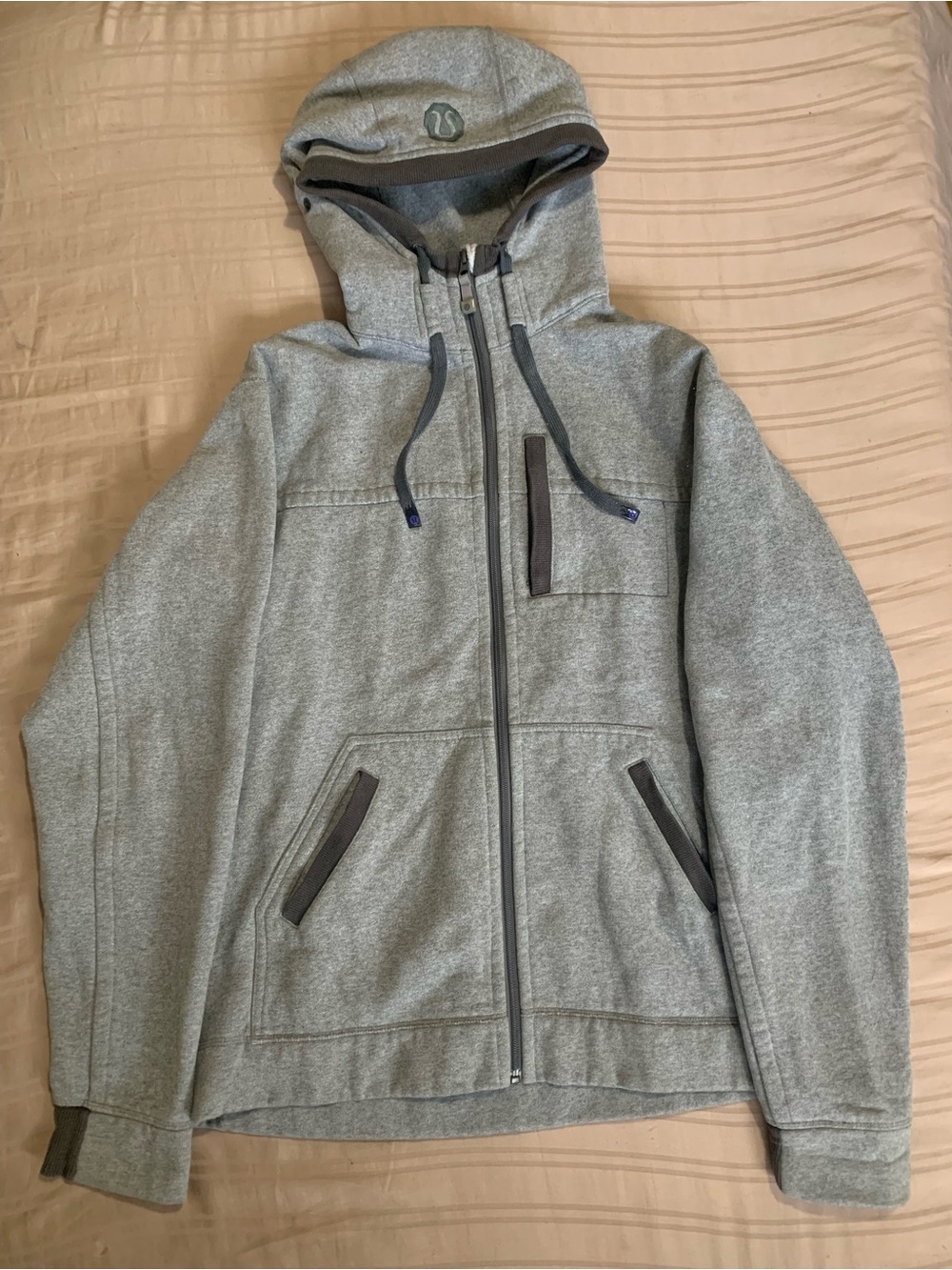 lululemon men’s deep cove jacket Light Gray Full-Zip up Hoodie from 2011